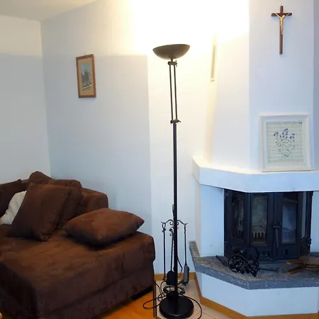 With Alpine Gateway Apartment